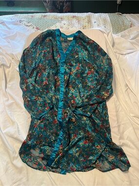 Victoria’s Secret Teal Floral Sheer Kimono style Robe